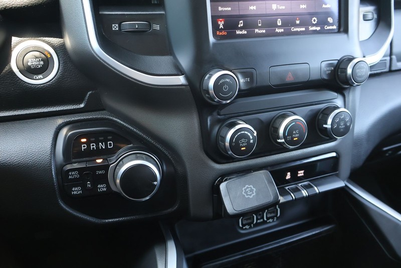 Ram 1500 Vehicle Full-screen Gallery Image 28