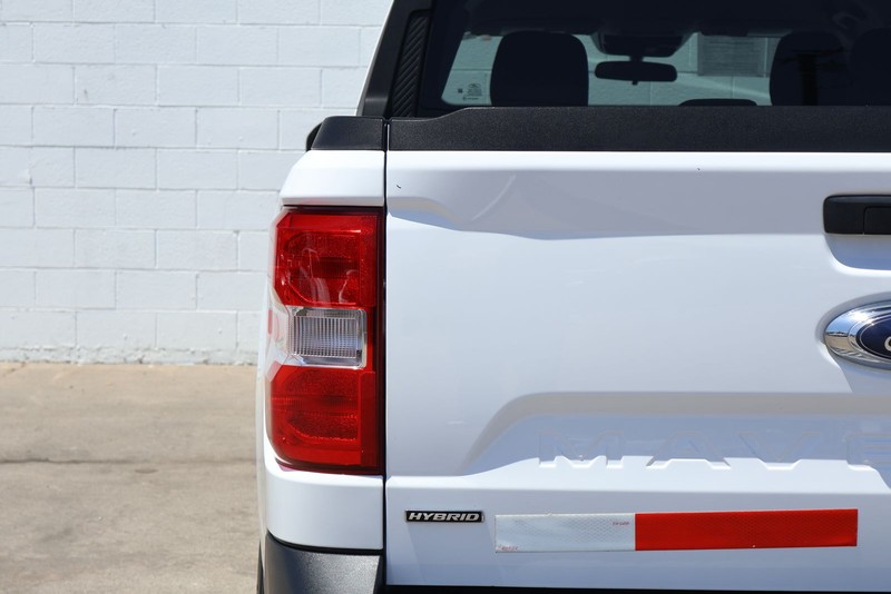 Ford Maverick Vehicle Full-screen Gallery Image 07