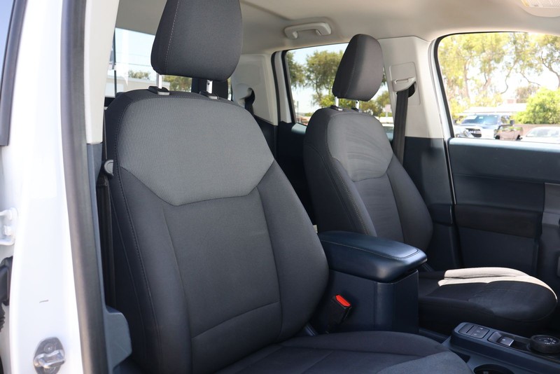 Ford Maverick Vehicle Full-screen Gallery Image 19