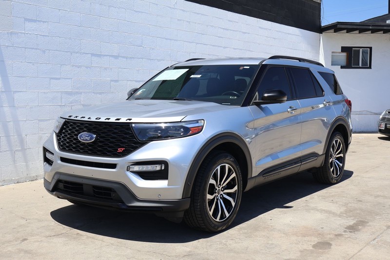 Ford Explorer Vehicle Full-screen Gallery Image 12