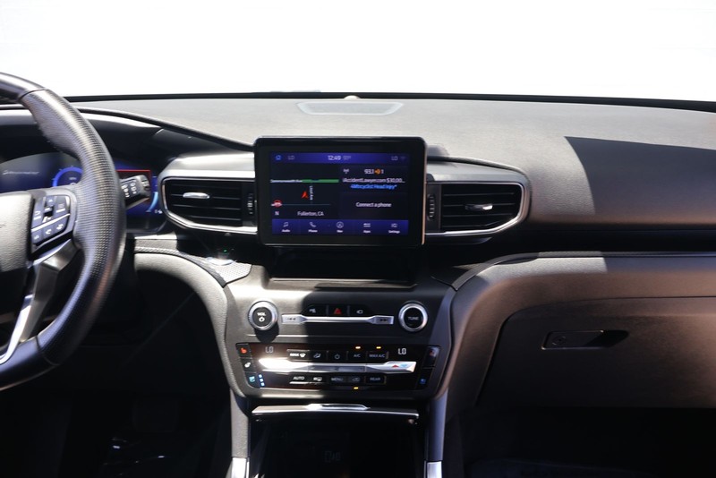 Ford Explorer Vehicle Full-screen Gallery Image 28