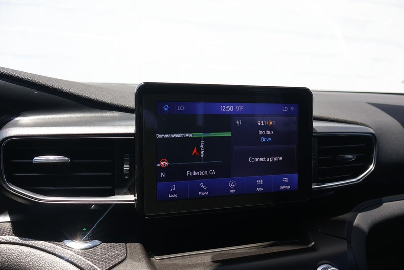 Ford Explorer Vehicle Full-screen Gallery Image 29