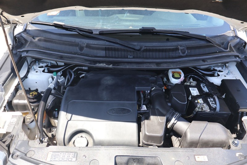 Ford Explorer Vehicle Full-screen Gallery Image 12