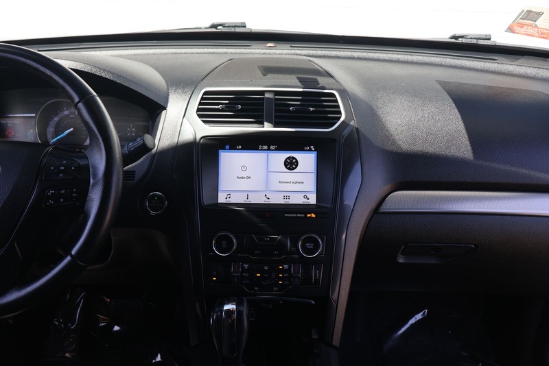 Ford Explorer Vehicle Full-screen Gallery Image 27