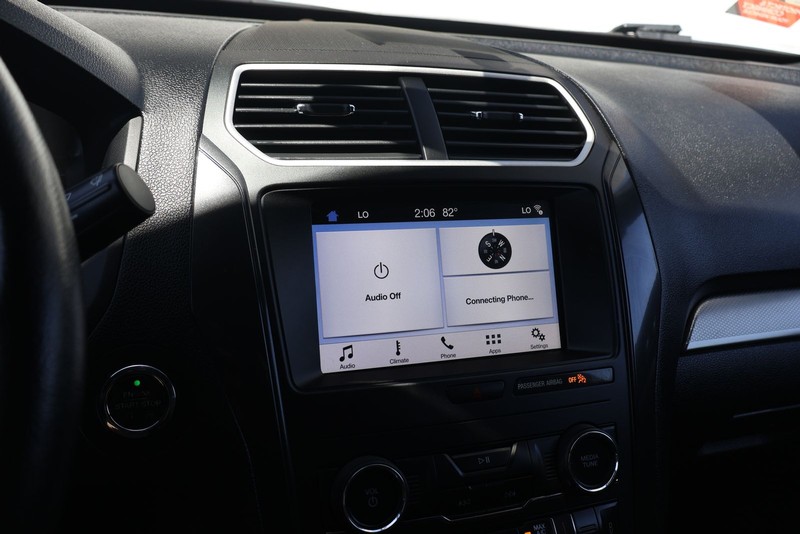 Ford Explorer Vehicle Full-screen Gallery Image 28