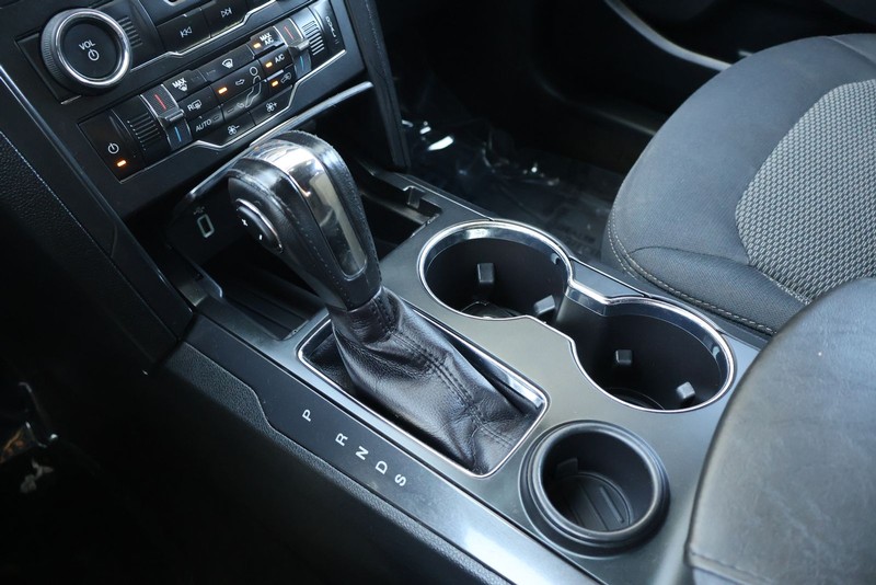 Ford Explorer Vehicle Full-screen Gallery Image 30