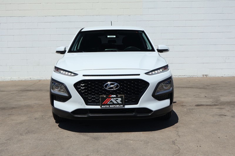 Hyundai Kona Vehicle Full-screen Gallery Image 02