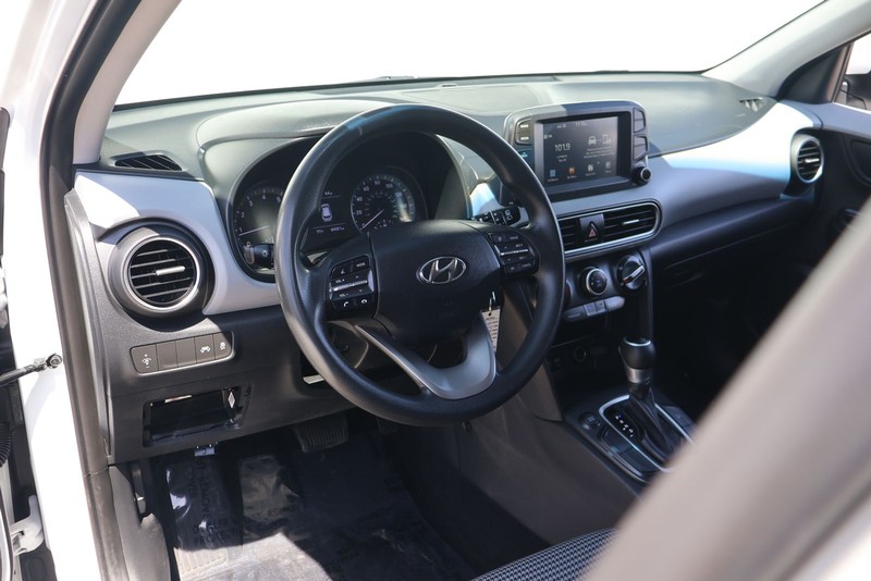 Hyundai Kona Vehicle Full-screen Gallery Image 14