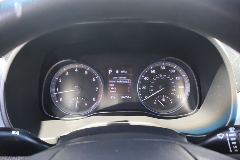 Hyundai Kona Vehicle Full-screen Gallery Image 21