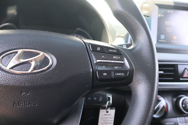 Hyundai Kona Vehicle Full-screen Gallery Image 24