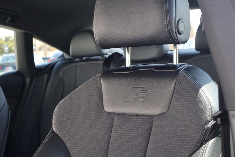Audi A5 Sportback Vehicle Full-screen Gallery Image 18