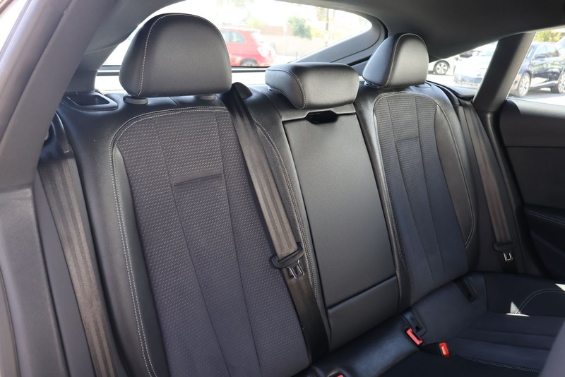 Audi A5 Sportback Vehicle Full-screen Gallery Image 21