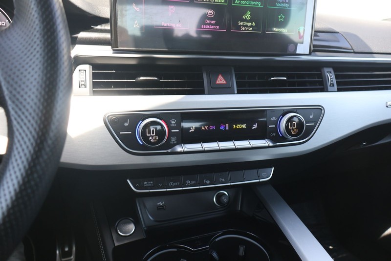 Audi A5 Sportback Vehicle Full-screen Gallery Image 31