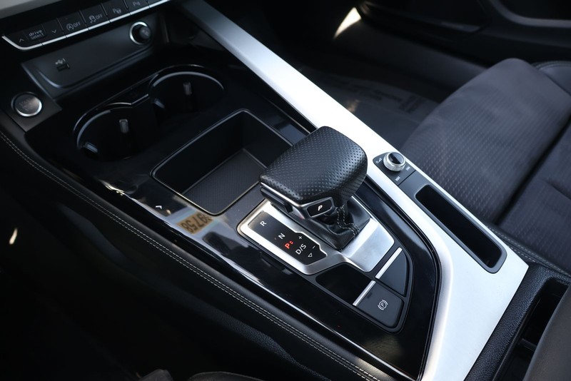 Audi A5 Sportback Vehicle Full-screen Gallery Image 32