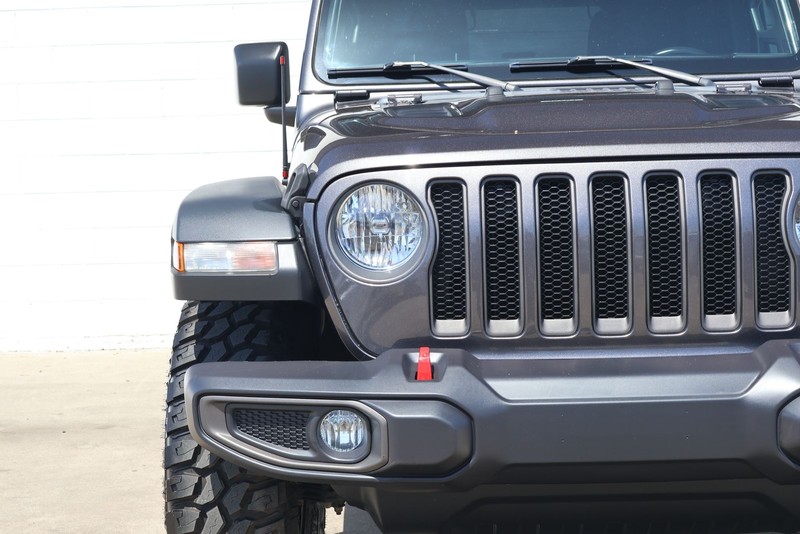 Jeep Wrangler Vehicle Full-screen Gallery Image 03