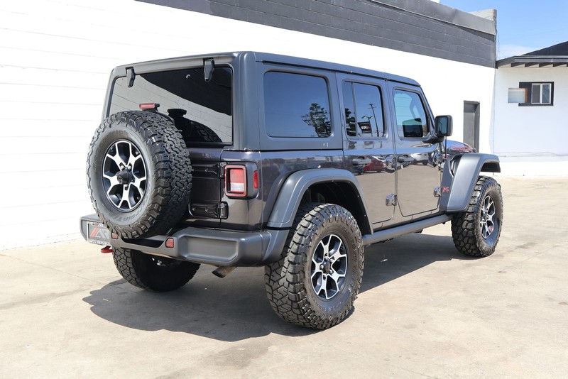 Jeep Wrangler Vehicle Full-screen Gallery Image 05