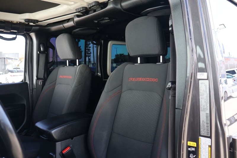Jeep Wrangler Vehicle Full-screen Gallery Image 15