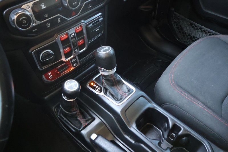 Jeep Wrangler Vehicle Full-screen Gallery Image 28