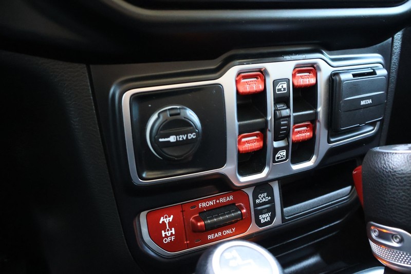 Jeep Wrangler Vehicle Full-screen Gallery Image 29