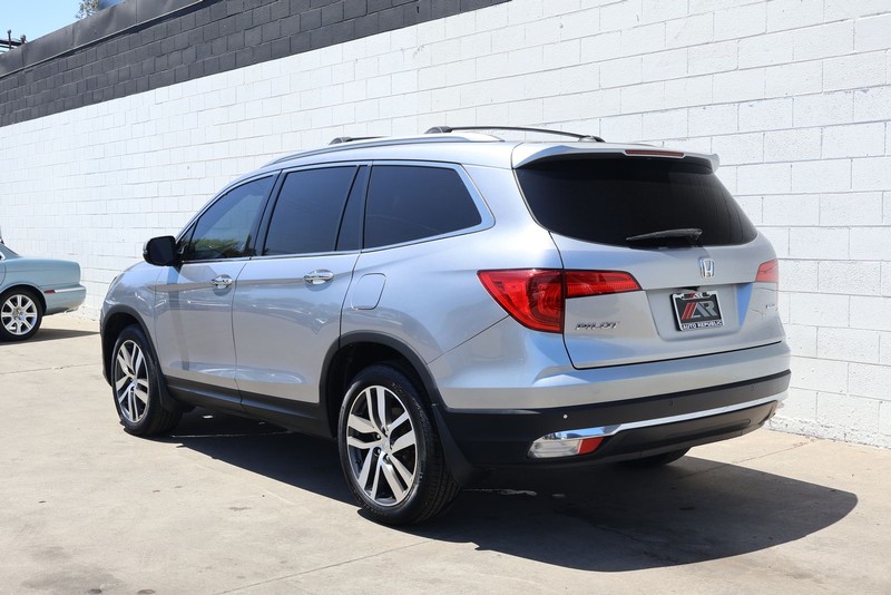 Honda Pilot Vehicle Full-screen Gallery Image 10