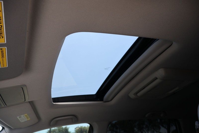 Honda Pilot Vehicle Full-screen Gallery Image 14