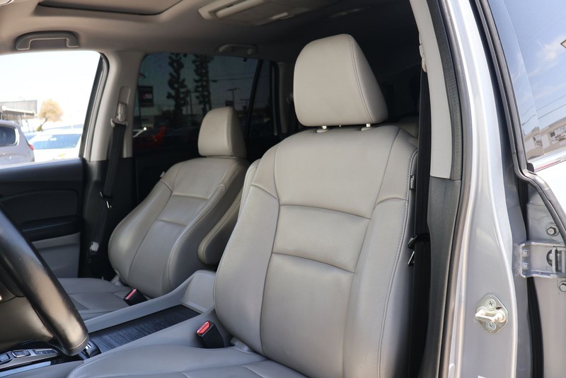 Honda Pilot Vehicle Full-screen Gallery Image 18