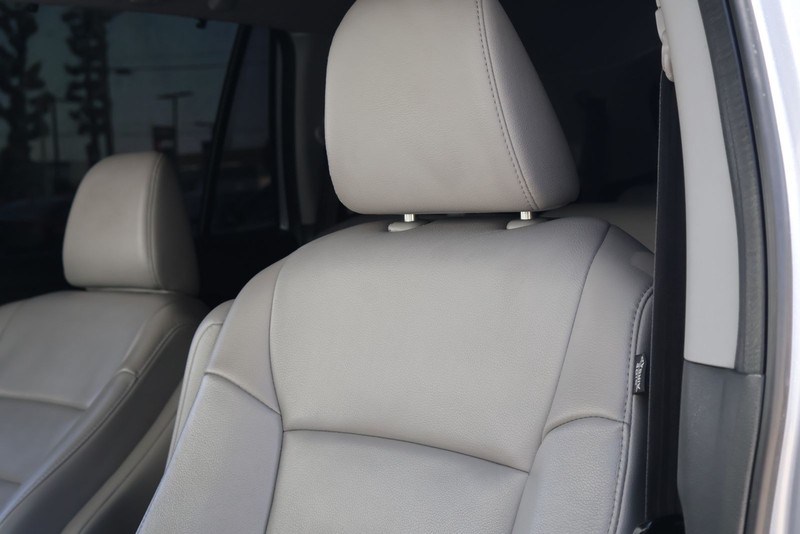 Honda Pilot Vehicle Full-screen Gallery Image 19