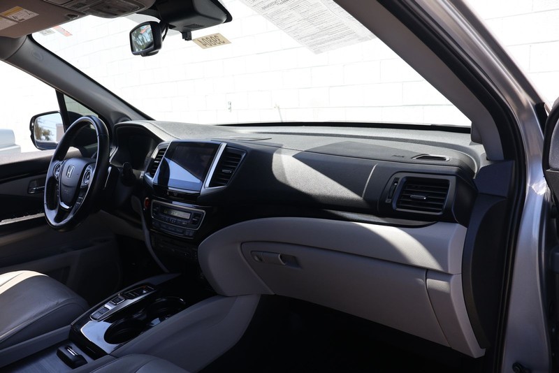Honda Pilot Vehicle Full-screen Gallery Image 20