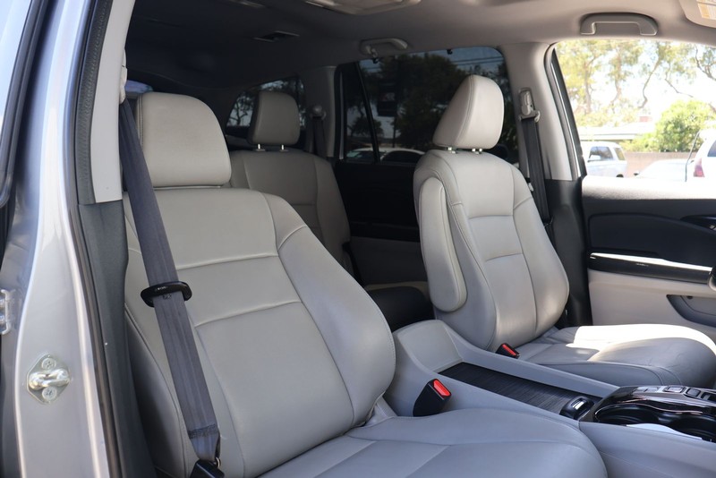 Honda Pilot Vehicle Full-screen Gallery Image 21