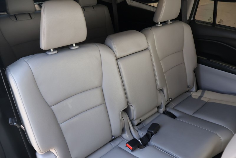 Honda Pilot Vehicle Full-screen Gallery Image 22