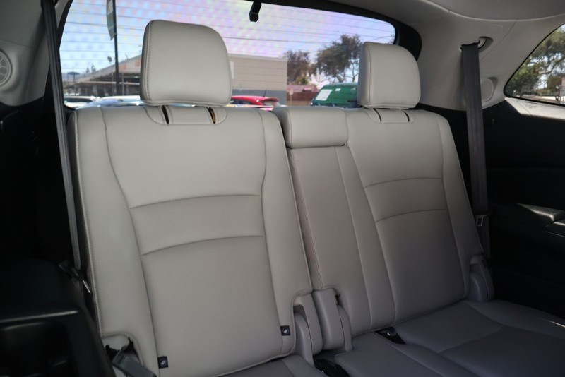Honda Pilot Vehicle Full-screen Gallery Image 23