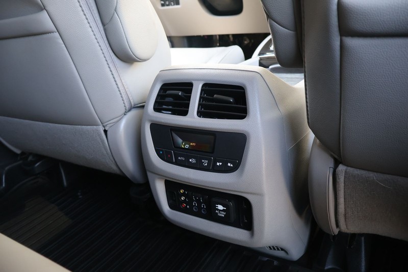 Honda Pilot Vehicle Full-screen Gallery Image 25