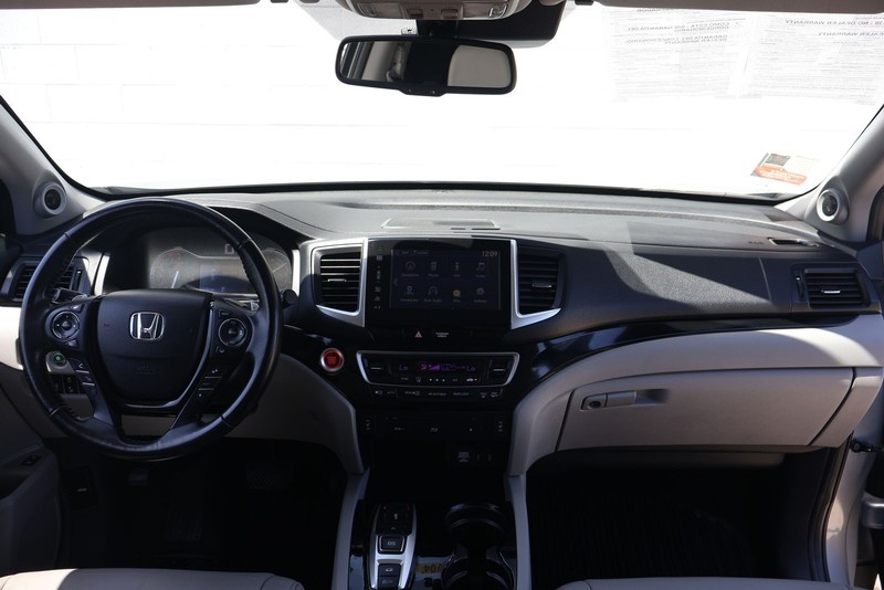 Honda Pilot Vehicle Full-screen Gallery Image 26