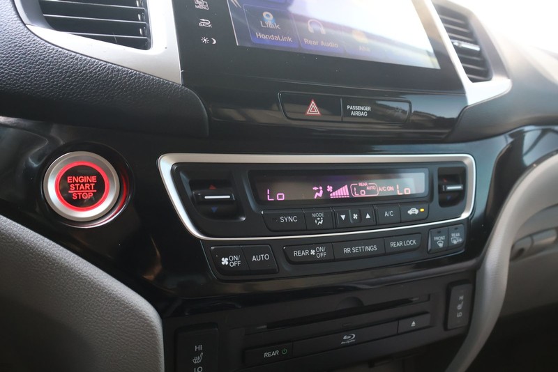 Honda Pilot Vehicle Full-screen Gallery Image 34