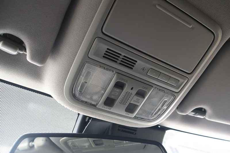 Honda Pilot Vehicle Full-screen Gallery Image 36
