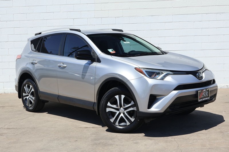 Toyota RAV4 Vehicle Full-screen Gallery Image 01