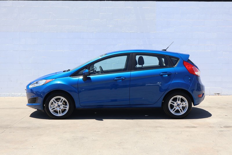 Ford Fiesta Hatchback Vehicle Full-screen Gallery Image 10