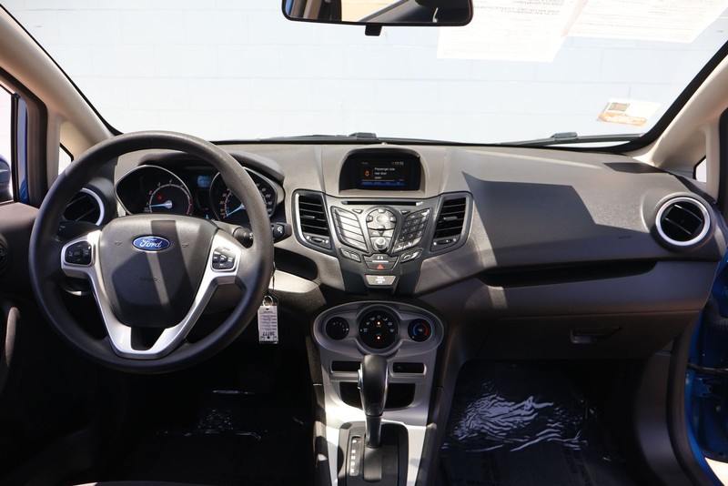 Ford Fiesta Hatchback Vehicle Full-screen Gallery Image 21