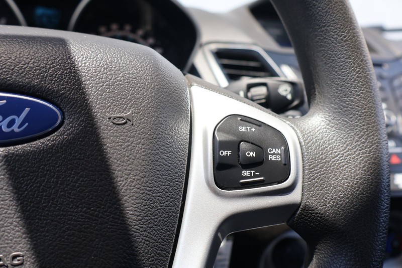 Ford Fiesta Hatchback Vehicle Full-screen Gallery Image 25