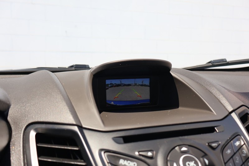 Ford Fiesta Hatchback Vehicle Full-screen Gallery Image 29