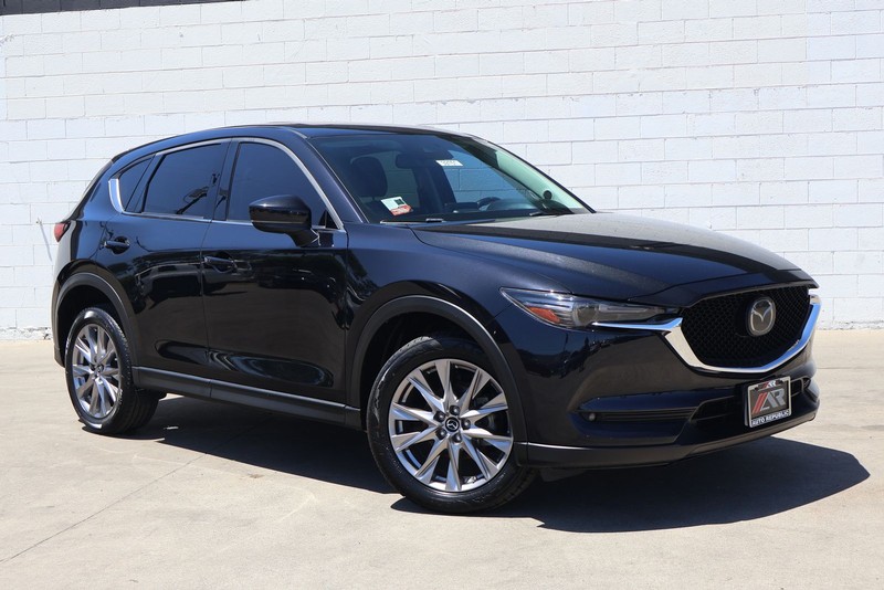 Mazda CX-5 Vehicle Full-screen Gallery Image 01