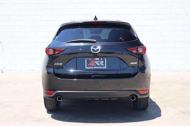 Mazda CX-5 Vehicle Full-screen Gallery Image 06
