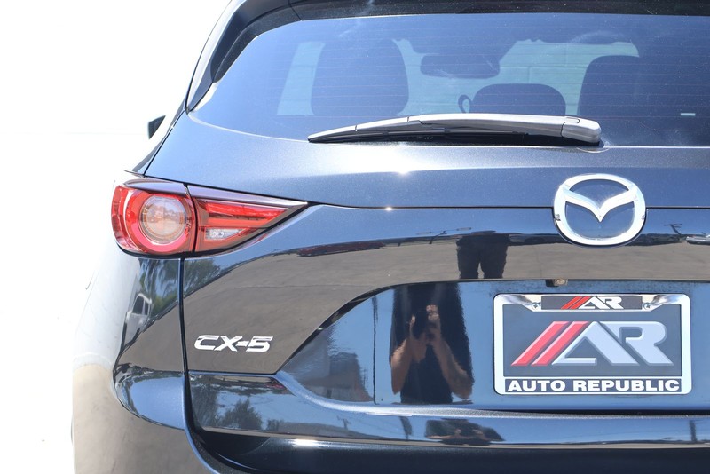 Mazda CX-5 Vehicle Full-screen Gallery Image 07
