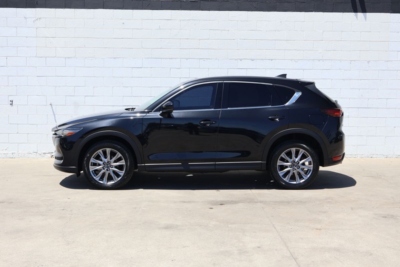 Mazda CX-5 Vehicle Full-screen Gallery Image 11