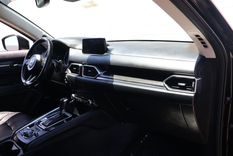 Mazda CX-5 Vehicle Full-screen Gallery Image 19