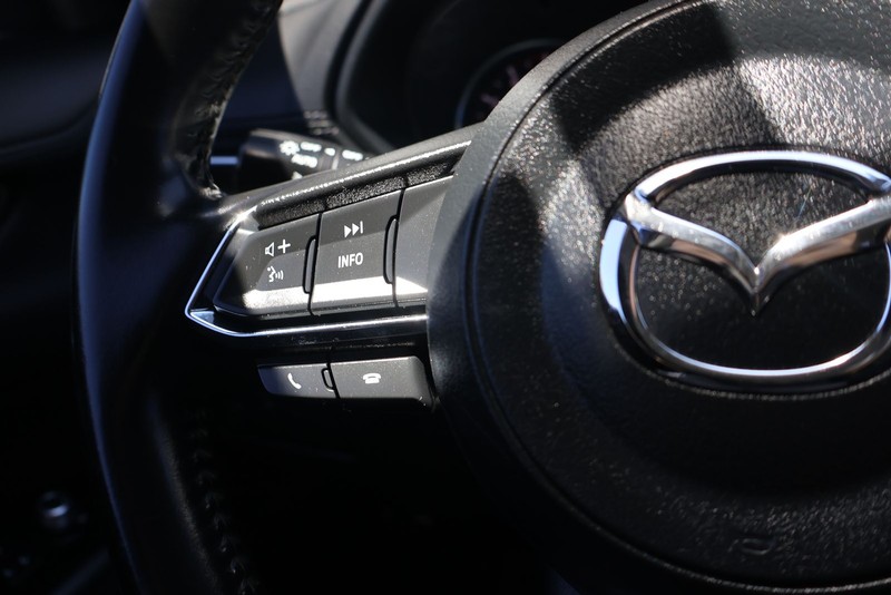 Mazda CX-5 Vehicle Full-screen Gallery Image 25