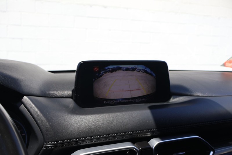 Mazda CX-5 Vehicle Full-screen Gallery Image 29
