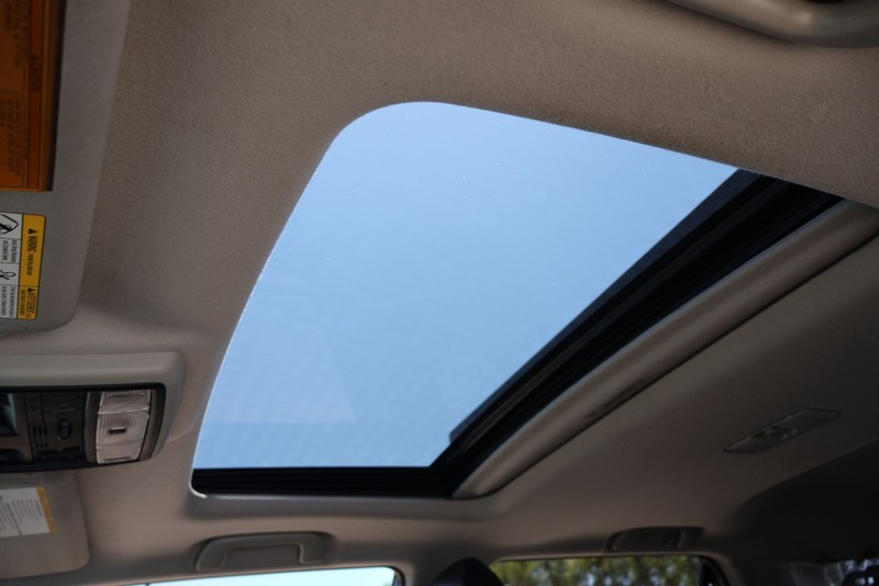 Toyota 4Runner Vehicle Full-screen Gallery Image 31