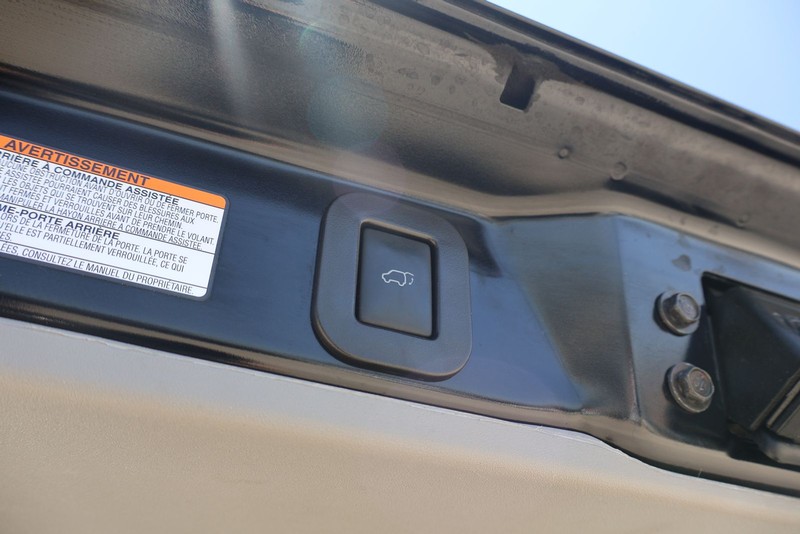 Toyota Sienna Vehicle Full-screen Gallery Image 09