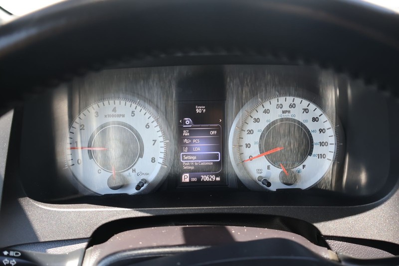 Toyota Sienna Vehicle Full-screen Gallery Image 24